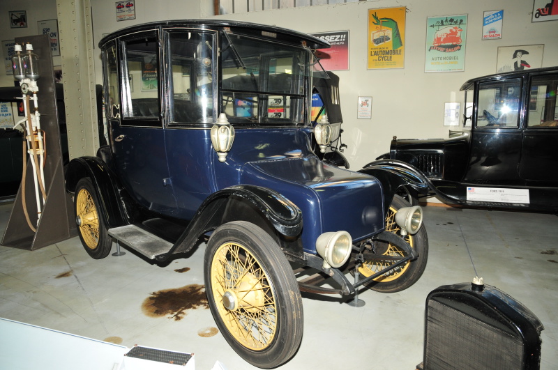 Detroit Electric car, way back in 1916 !