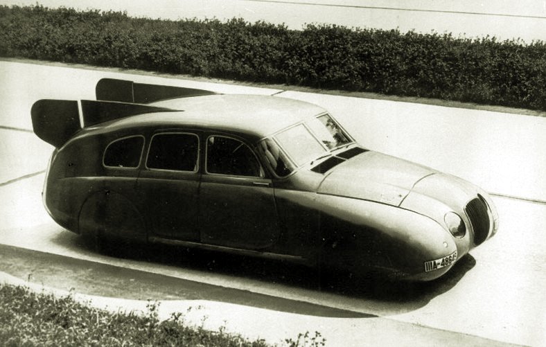 Kamm Stromlinie 1938

Note stabilizing fins